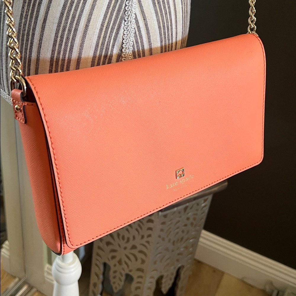 🛑 1 hour sale. Kate Spade, Vibrant Peach Pink Leather Crossbody Bag